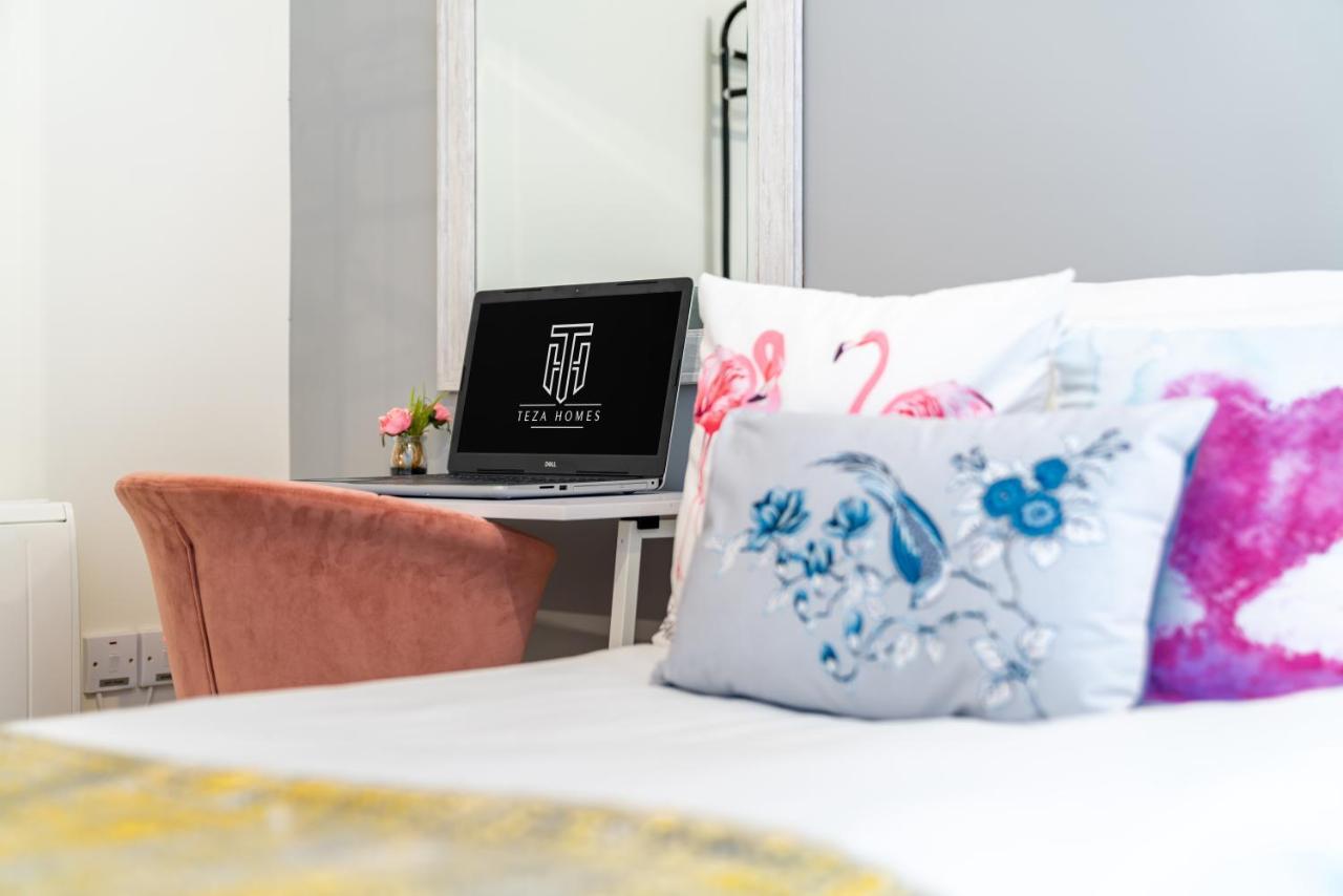 Town Center Apartment With 55” Smart Tv+Netflix Андовър Екстериор снимка
